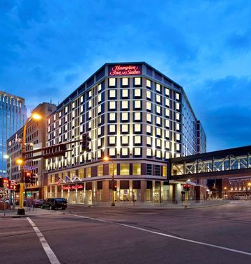 Hampton Inn & Suites Downtown