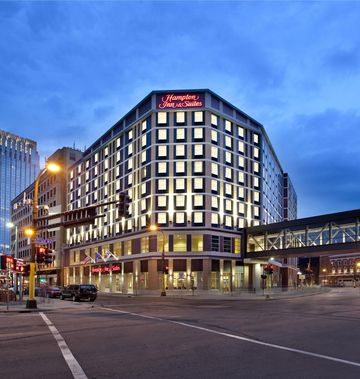 Hampton Inn & Suites Downtown