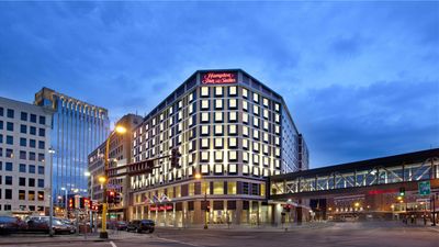 Hampton Inn & Suites Downtown
