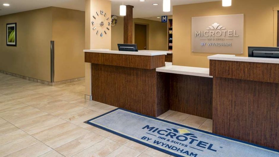 Microtel Inn & Suites Red Deer Lobby