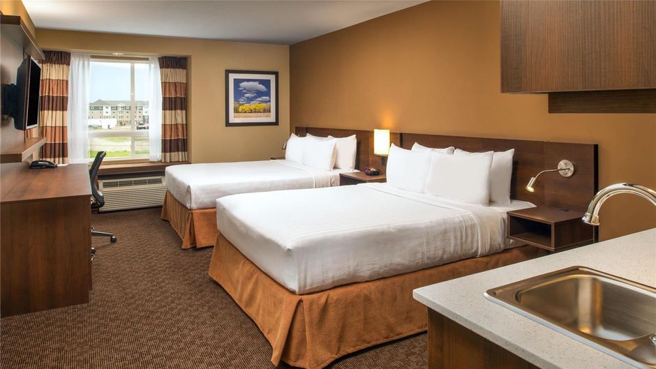 Microtel Inn & Suites Red Deer Room