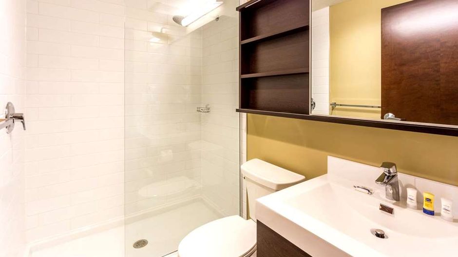 Microtel Inn & Suites Whitecourt Room