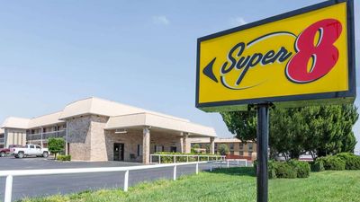 Super 8 Clovis
