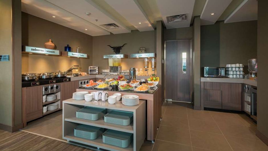Hampton by Hilton Yopal Restaurant