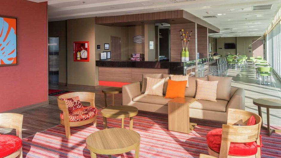 Hampton by Hilton Yopal Lobby