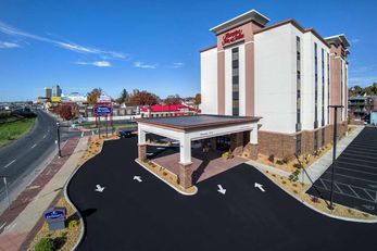 Hampton Inn & Suites Downtown