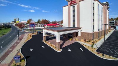 Hampton Inn & Suites Downtown