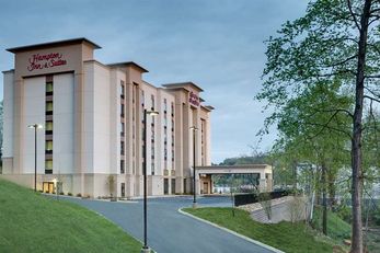 Hampton Inn & Suites Papermill Drive