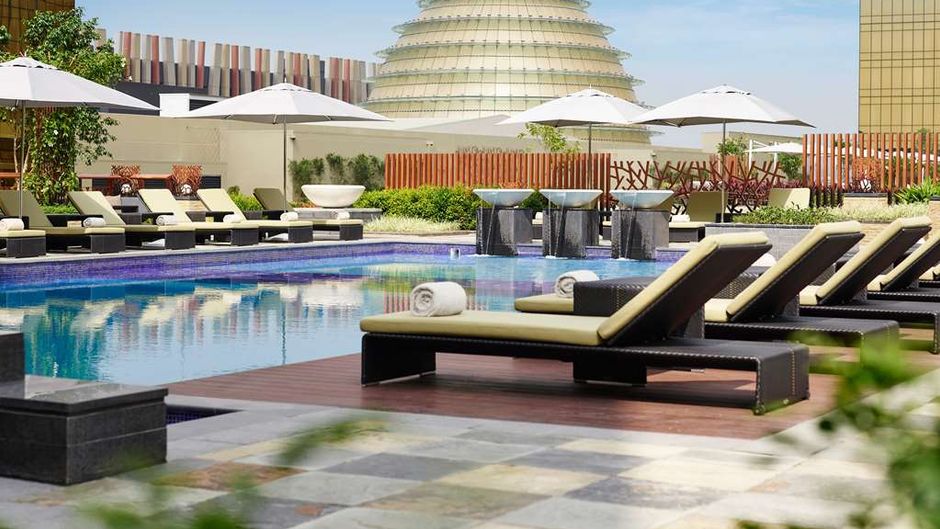 Hyatt Regency Manila, City of Dreams Pool