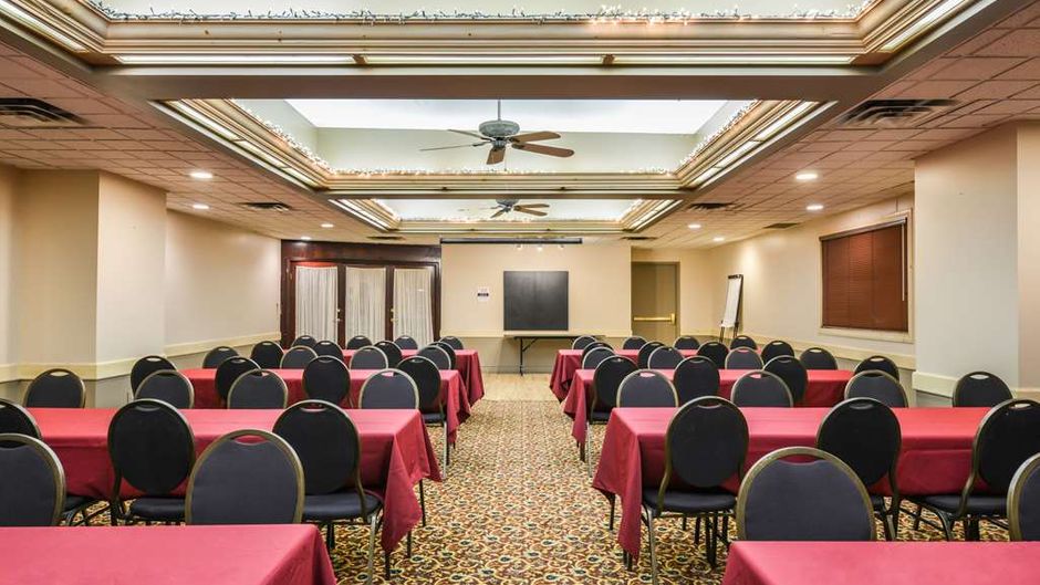 Canadas Best Value Inn, Whitecourt Meeting