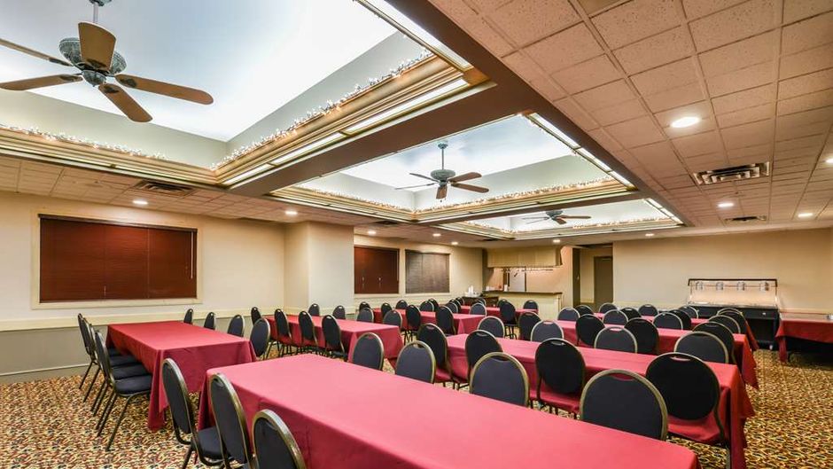Canadas Best Value Inn, Whitecourt Meeting