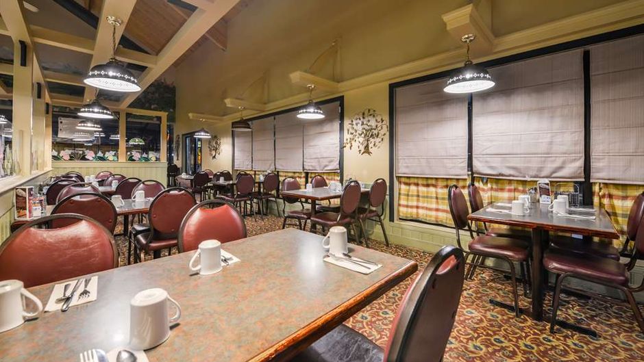 Canadas Best Value Inn, Whitecourt Restaurant