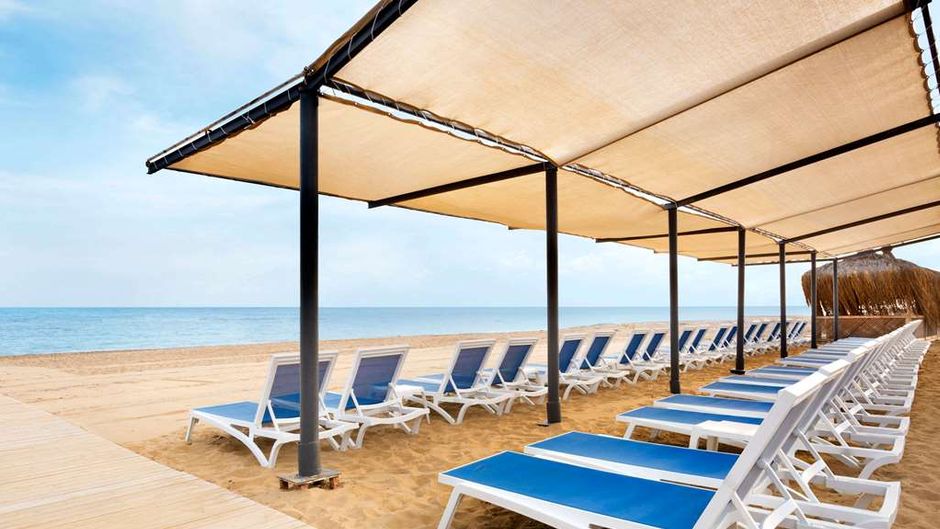 Ramada Resort Side Beach