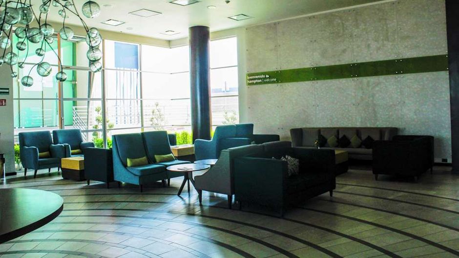 Hampton Inn & Suites Aguascalient Lobby