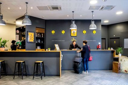 Best Western Plus Suitcase La Defense