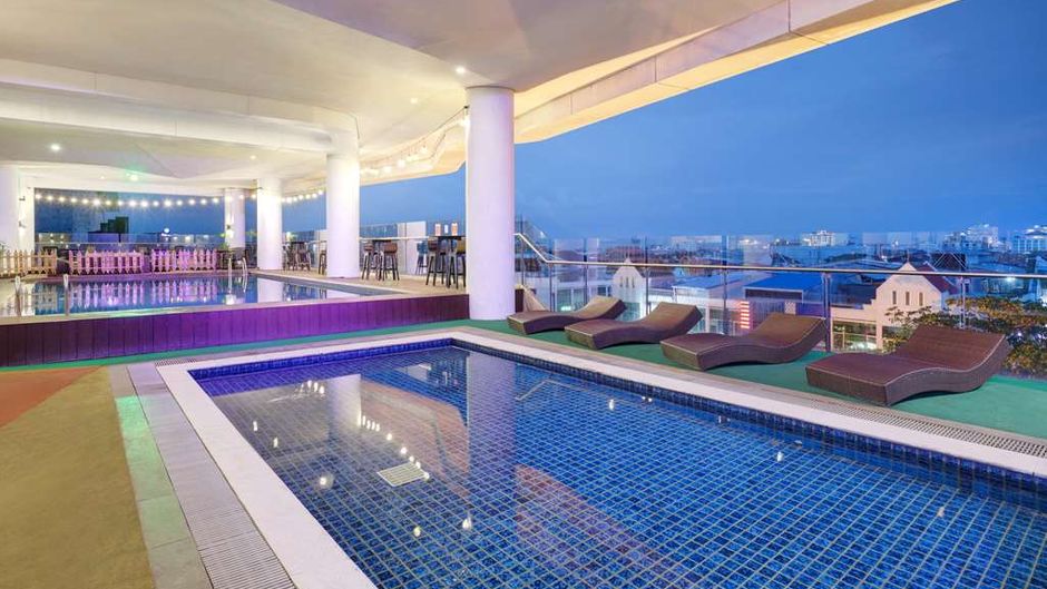 Golden Tulip Pontianak Pool