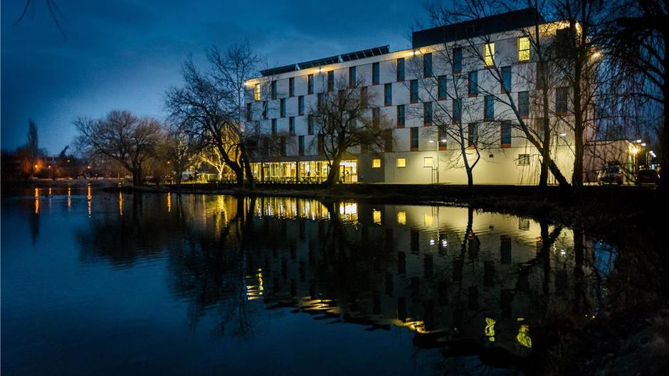 Best Western Plus Lakeside Hotel Exterior