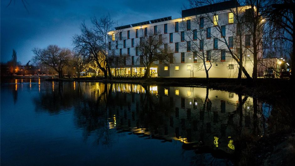 Best Western Plus Lakeside Hotel Exterior