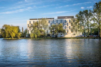 Best Western Plus Lakeside Hotel
