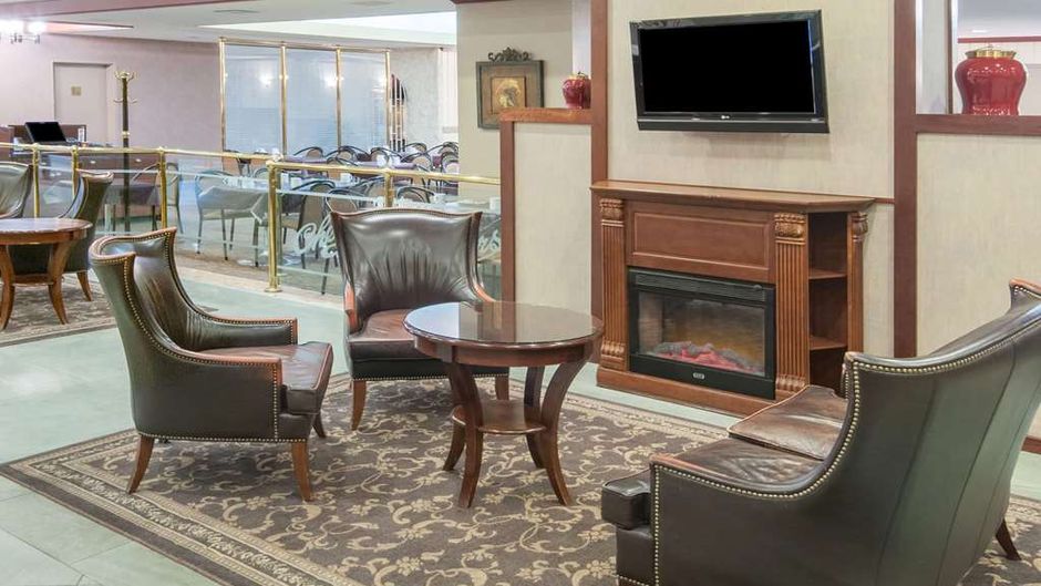 Ramada Calgary Downtown Lobby