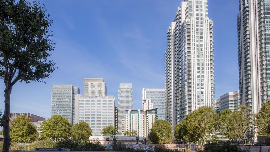 Hilton London Canary Wharf Exterior
