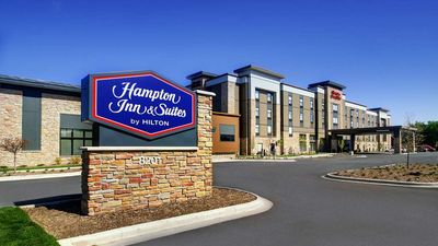 Hampton Inn & Suites Milwaukee West