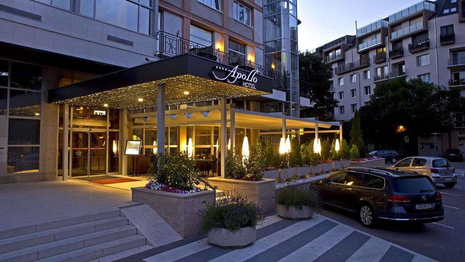Apollo Hotel Exterior