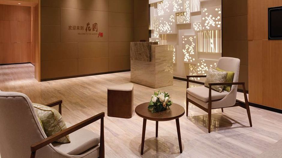 Hilton Garden Inn Dandong Lobby