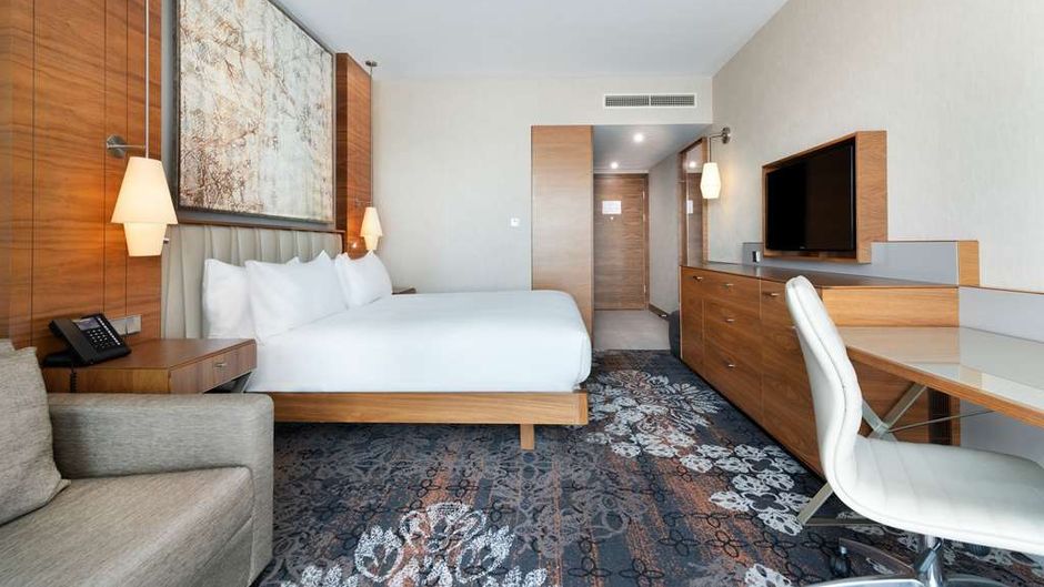 DoubleTree by Hilton Krakow Hotel Room