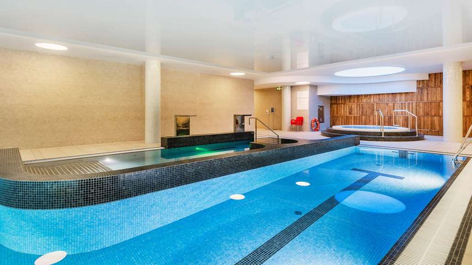 DoubleTree by Hilton Krakow Hotel Pool