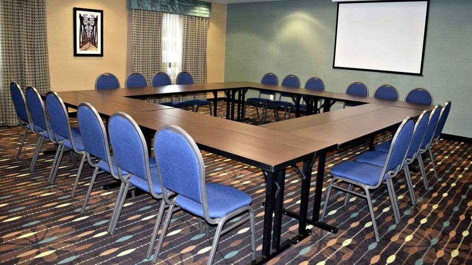 Hampton Inn Saskatoon South Meeting