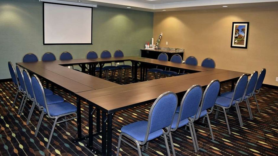 Hampton Inn Saskatoon South Meeting