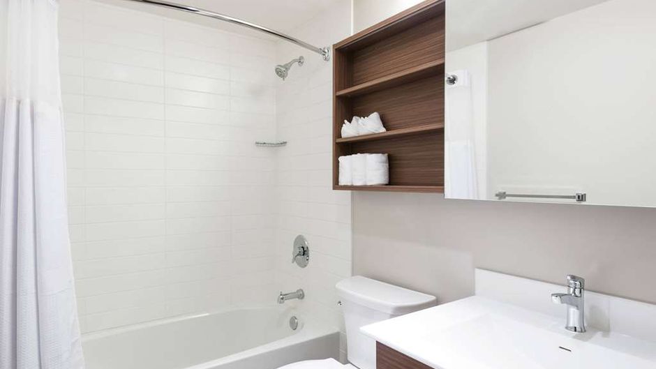 Microtel Inn & Suites Fort St John Room