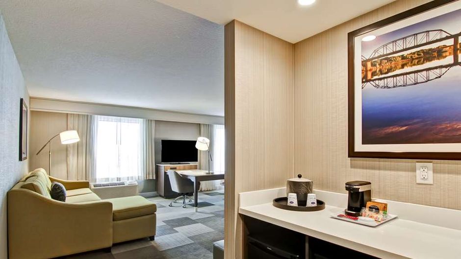 Hampton Inn & Suites Saskatoon Airport Room
