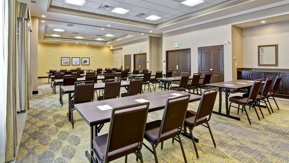 Hampton Inn & Suites Saskatoon Airport Meeting