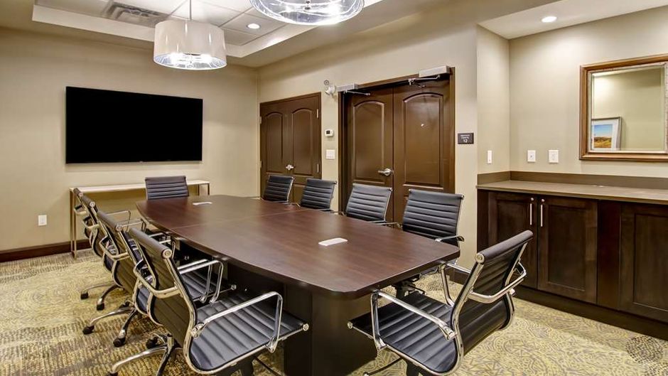 Hampton Inn & Suites Saskatoon Airport Meeting