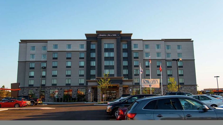 Hampton Inn & Suites by Hilton, Bolton Exterior