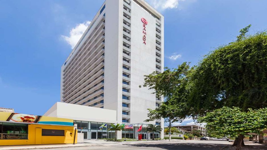 Ramada By Wyndham Campos dos Goytacazes Exterior