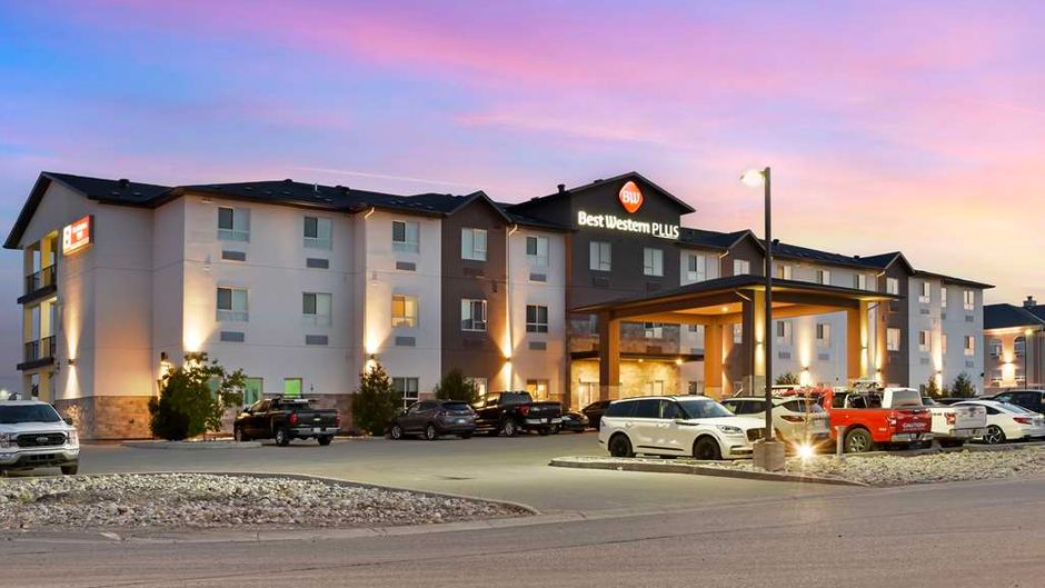 Best Western Plus Moosomin Hotel Exterior