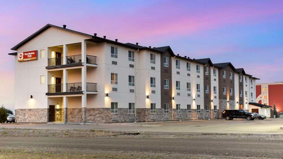 Best Western Plus Moosomin Hotel Exterior