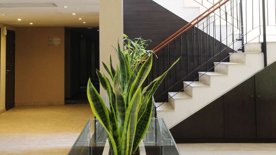 Howard Johnson Funes Lobby
