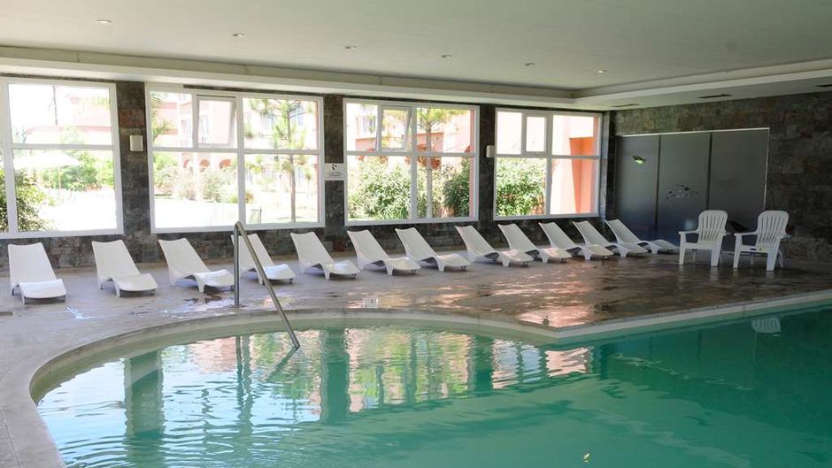Howard Johnson Funes Pool
