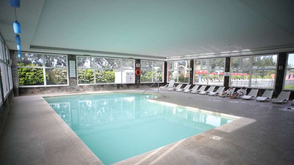 Howard Johnson Funes Pool