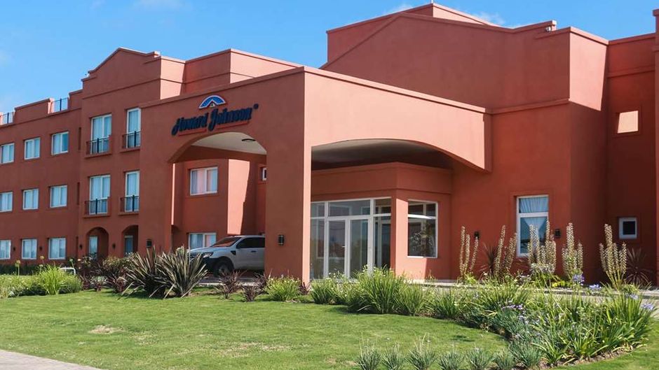 Howard Johnson Funes Exterior