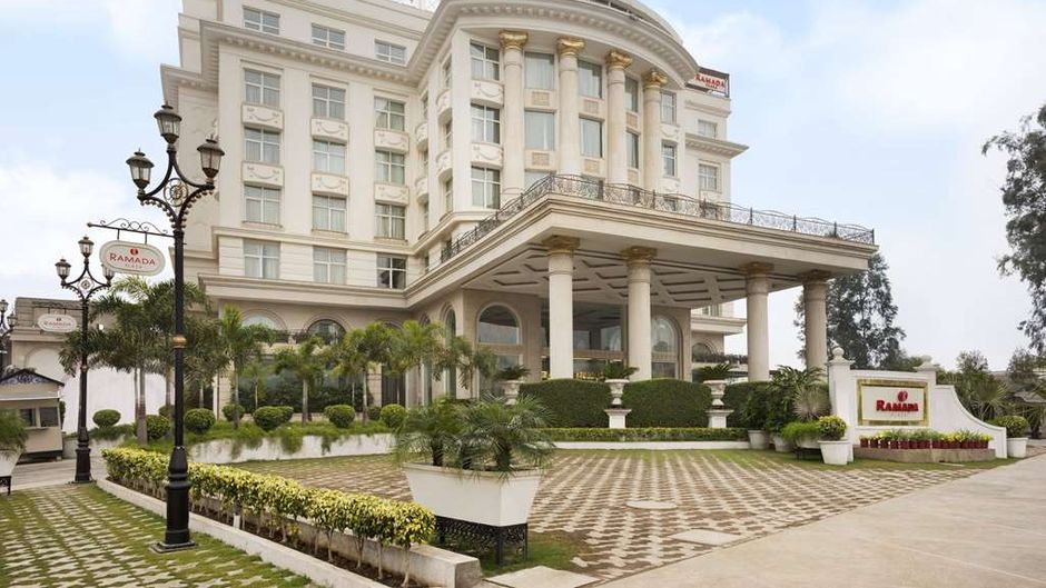 Ramada Plaza Chandigarh Zirakpur Exterior