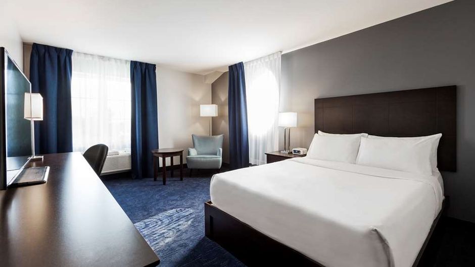Imperia Hotel & Suites St-Eustache Room