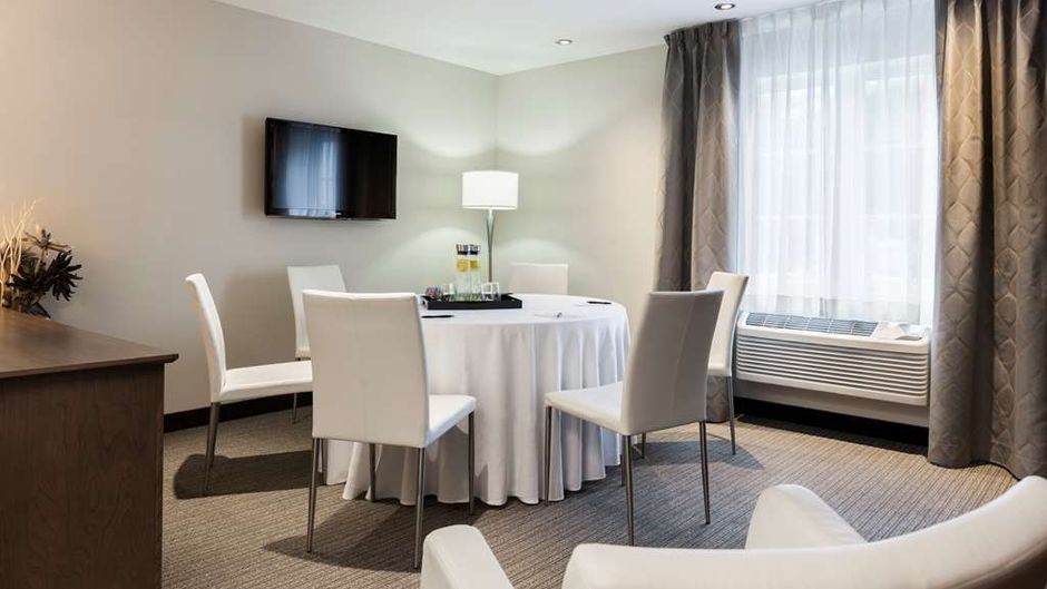 Imperia Hotel & Suites Terrebonne Suite