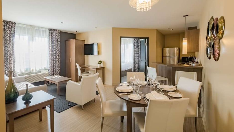 Imperia Hotel & Suites Terrebonne Suite