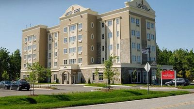 Imperia Hotel & Suites Terrebonne
