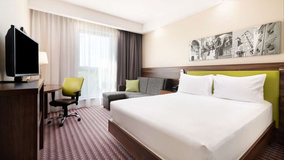 Hampton by Hilton Krakow Room